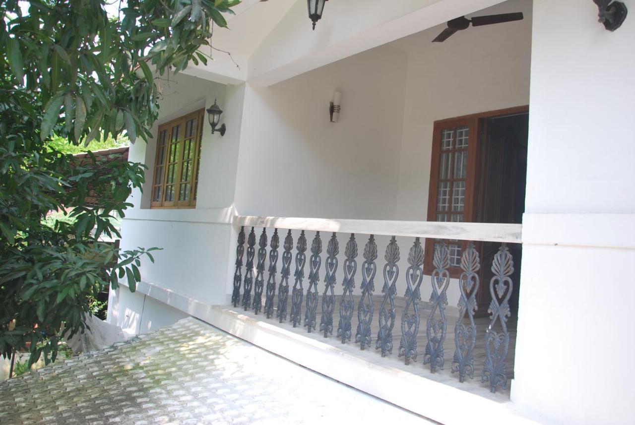 Casa Feliz Bed and Breakfast Fort Kochi Exteriör bild