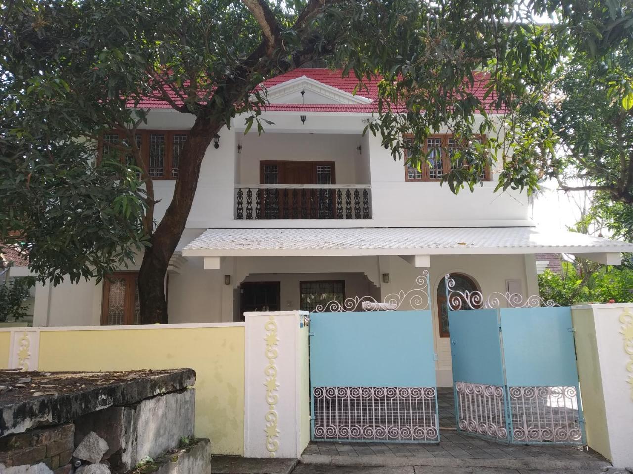 Casa Feliz Bed and Breakfast Fort Kochi Exteriör bild