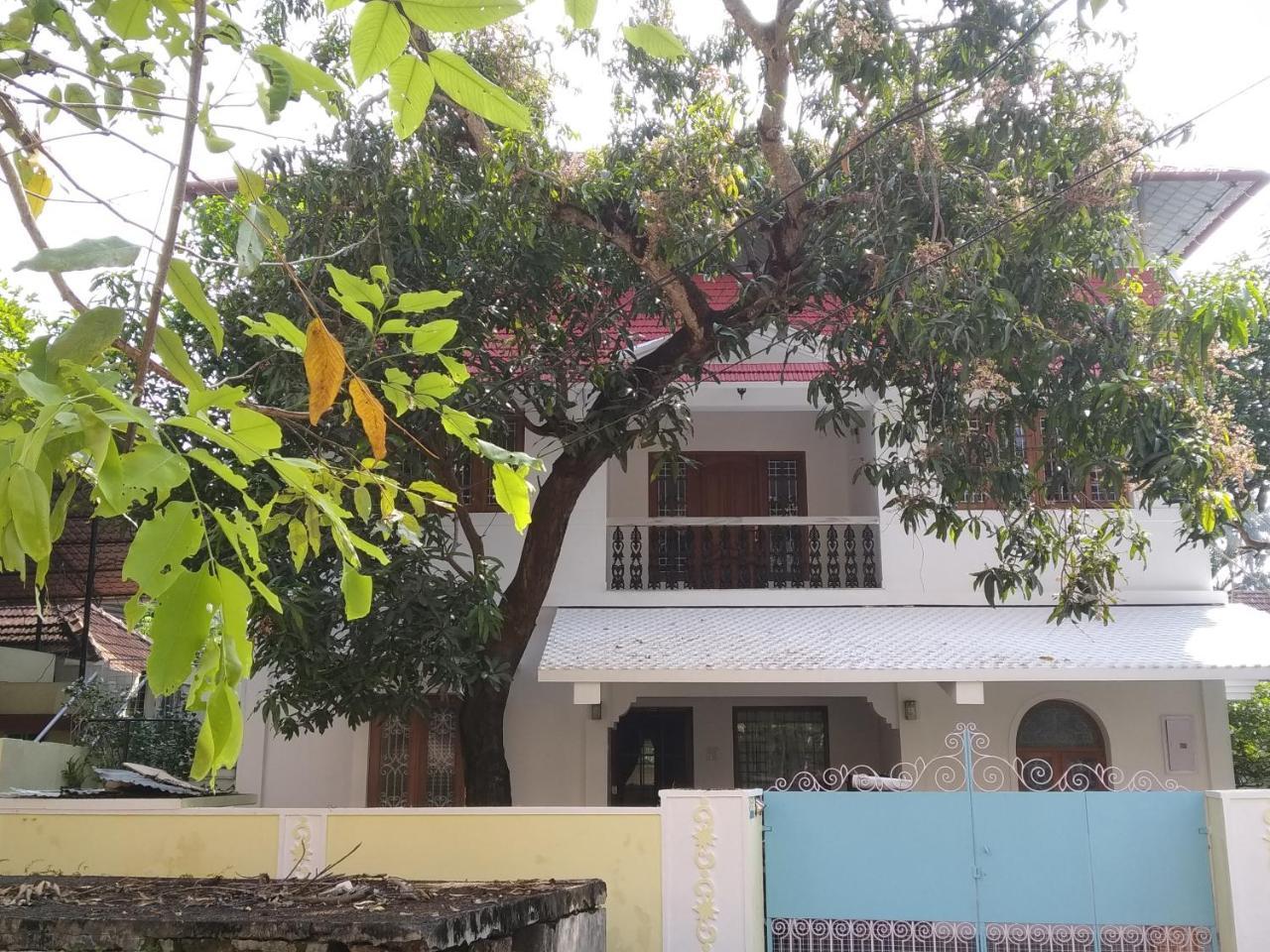 Casa Feliz Bed and Breakfast Fort Kochi Exteriör bild